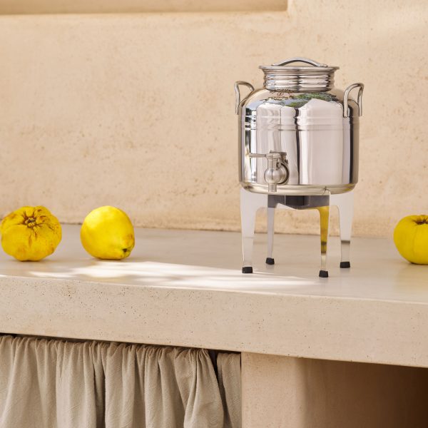 SMALL_Untitled Session297033 מיכל נירוסטה פרימיום 3 ליטר לאחסון שמן זית + מעמד נירוסטה