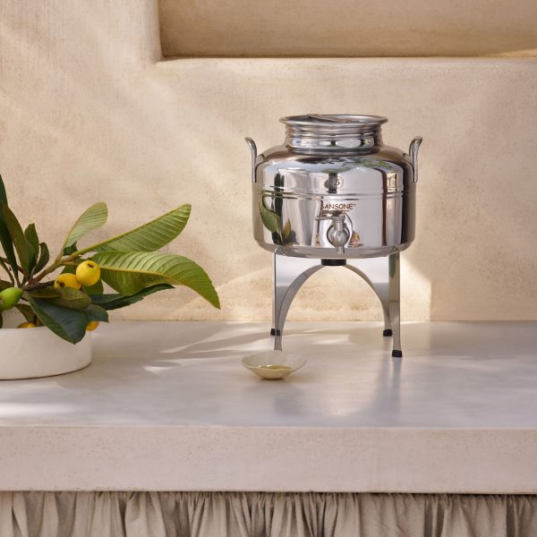 SMALL_Untitled Session297051 מיכל נירוסטה פרימיום 5 ליטר לאחסון שמן זית + מעמד נירוסטה