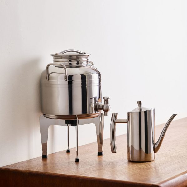 Stacked from 3 images. Method=C (S=1) מארז: מיכל נירוסטה פרימיום 3 ליטר ומעמד + קנקן 500 מ״ל