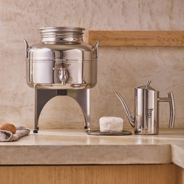 SMALL_Untitled Session297345 מארז: מיכל נירוסטה פרימיום 5 ליטר ומעמד + קנקן 500 מ״ל