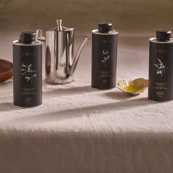 SMALL_Untitled Session297377 מארז קלאסיקו: קנקן נירוסטה 0.5 ליטר + שמן זית משובח ב 3 טעמים